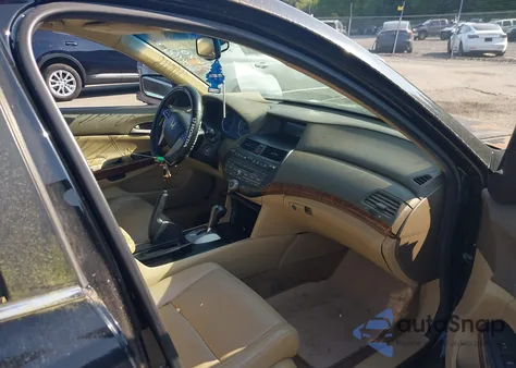 2010 Honda Accord 2.4 Ex-L z USA, uszkodzony, nr VIN 1HGCP2F86AA124207